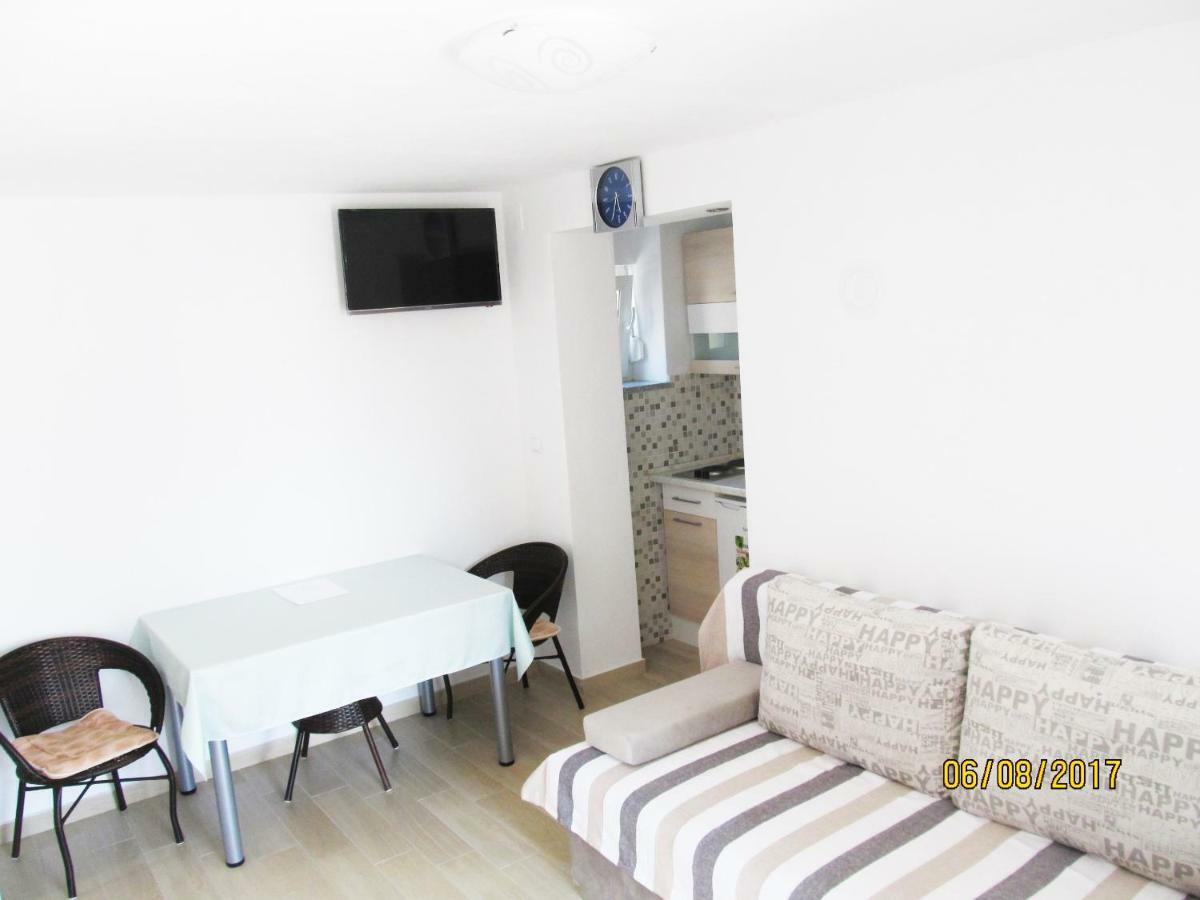 Apartmani Mala Sirena マスレニツァ エクステリア 写真