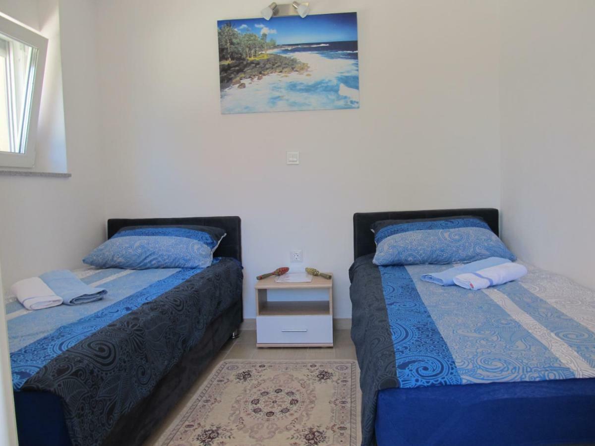 Apartmani Mala Sirena マスレニツァ エクステリア 写真