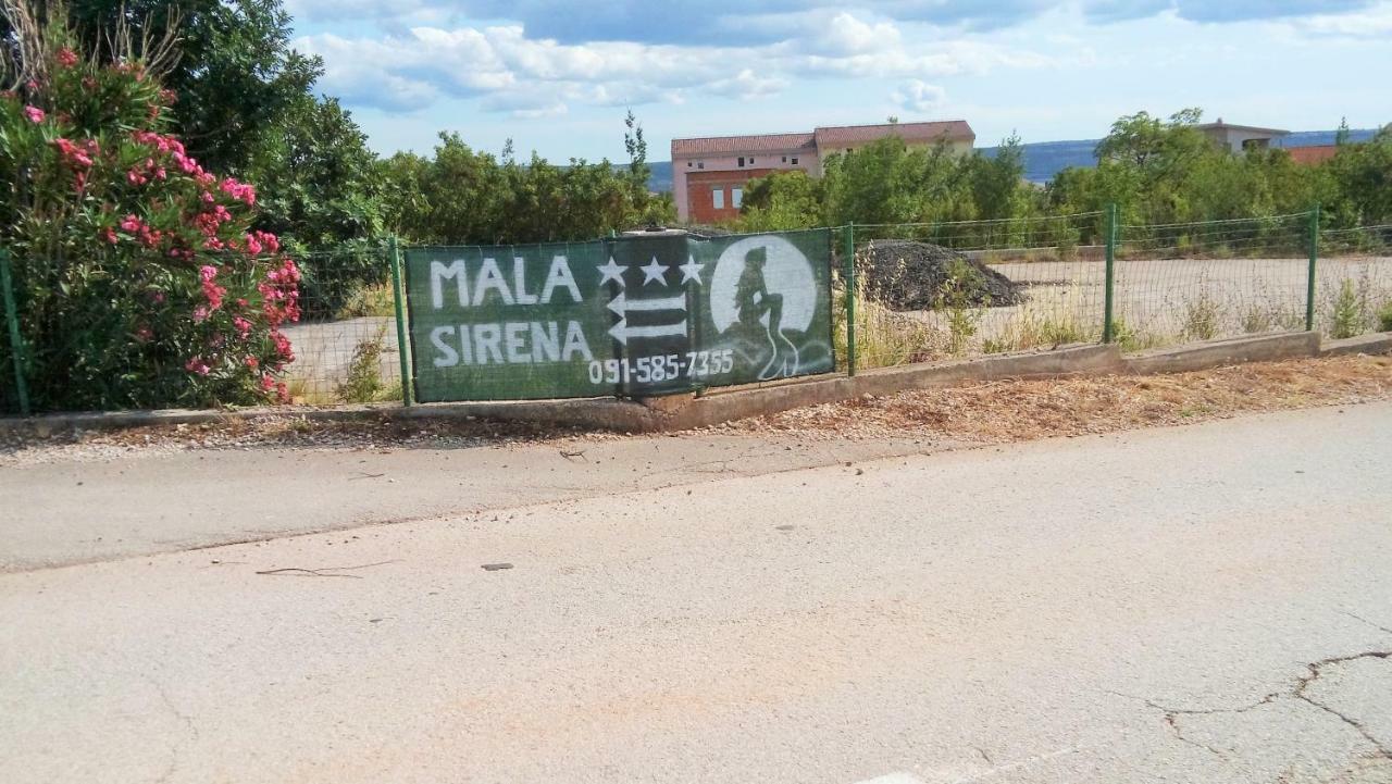 Apartmani Mala Sirena マスレニツァ エクステリア 写真